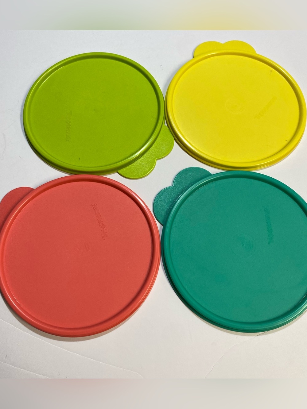 VTG Tupperware 2541D-1 Round Replacement Lids Set of 4 Green Yellow Coral Aqua